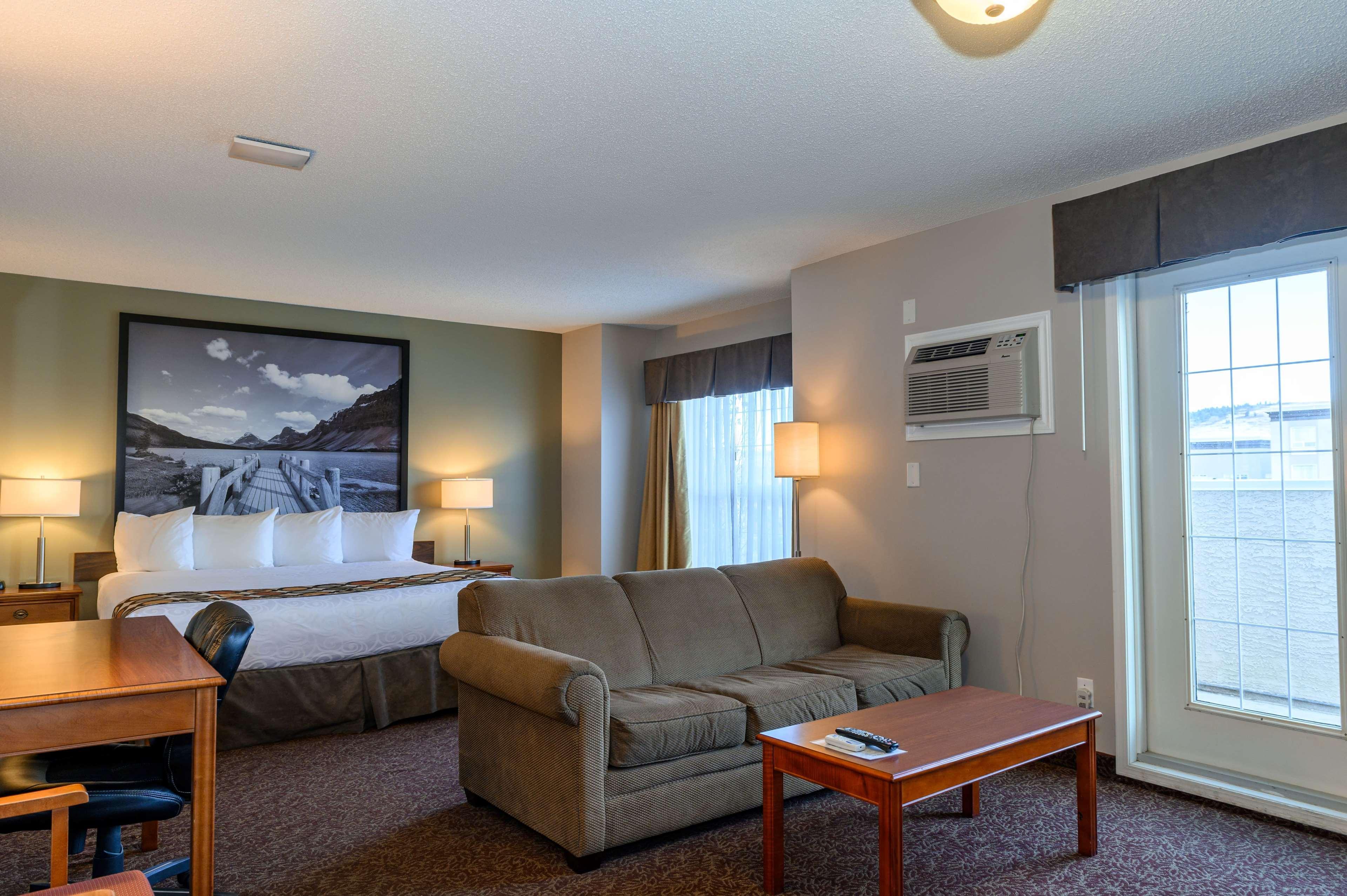 Super 8 By Wyndham Cochrane Hotel Exterior foto