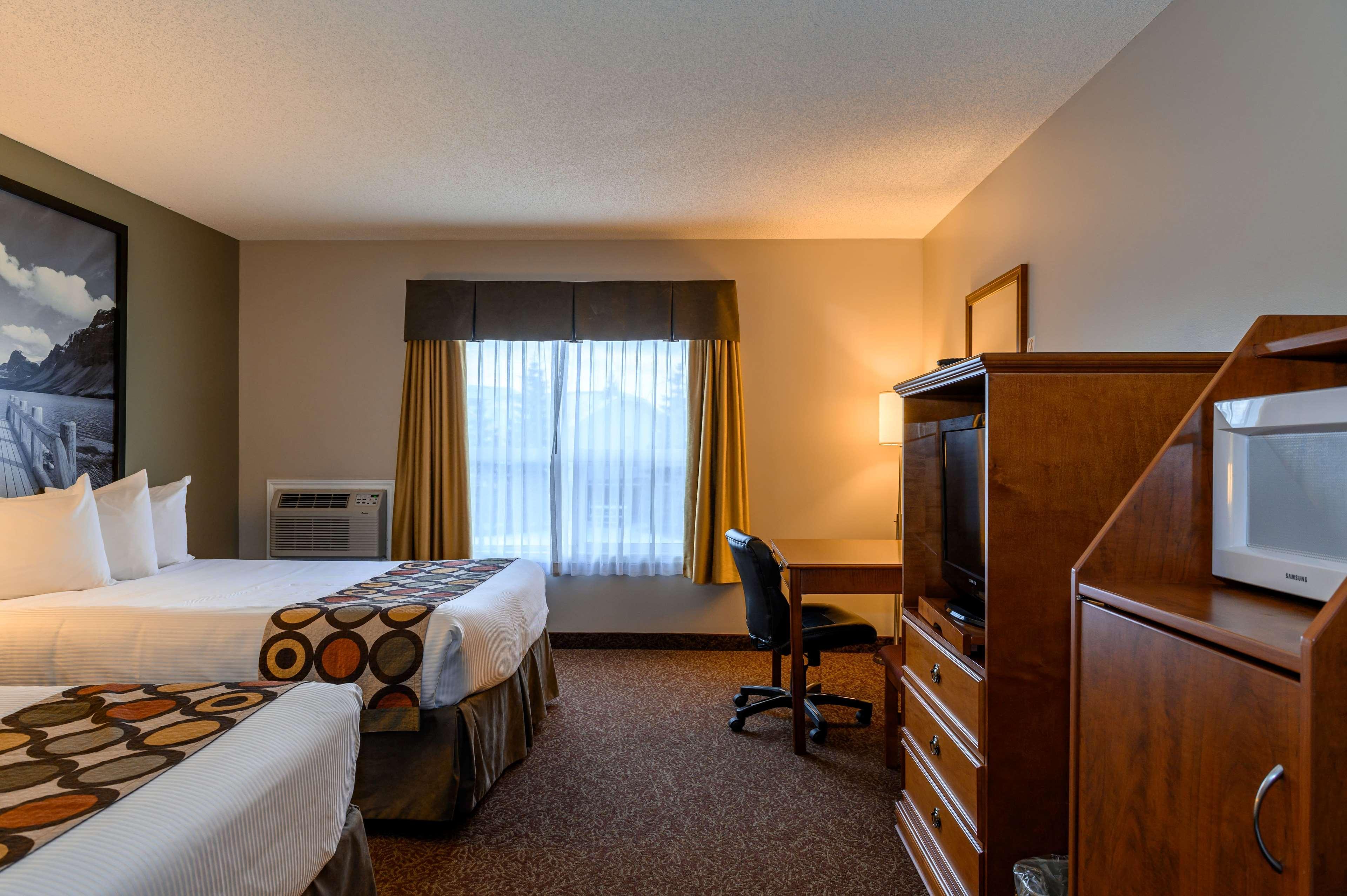 Super 8 By Wyndham Cochrane Hotel Exterior foto